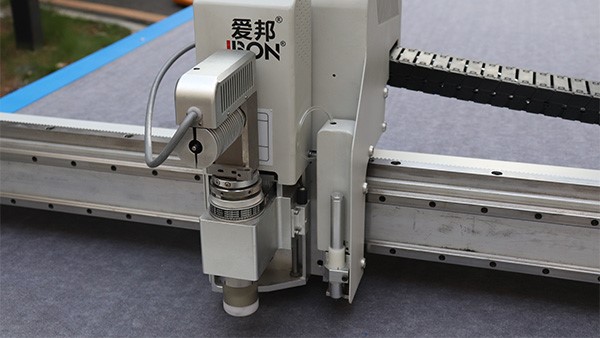 一臺皮革裁切機需要多少錢