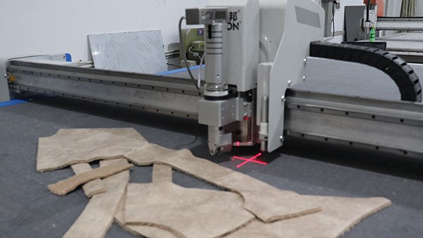 服裝裁剪機，讓服裝加工變得簡單！